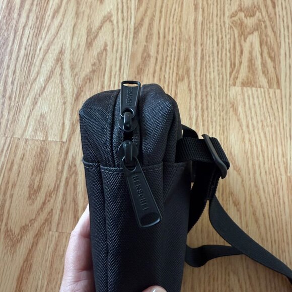 Herschel Black Mini Crossbody Belt Small Bag Utility Adjustable Strap Premium Qu - Picture 15 of 15